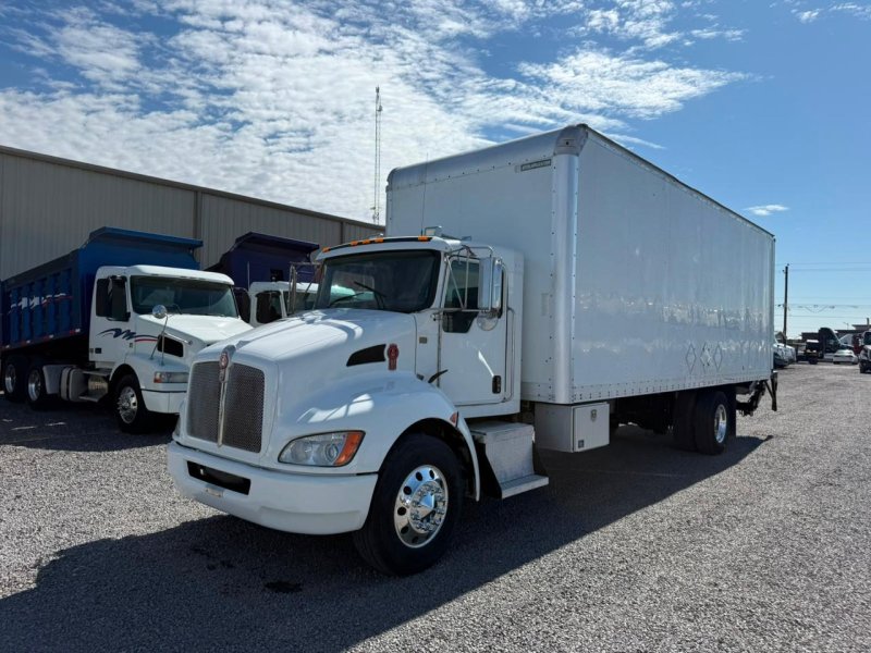 Camion con caja seca